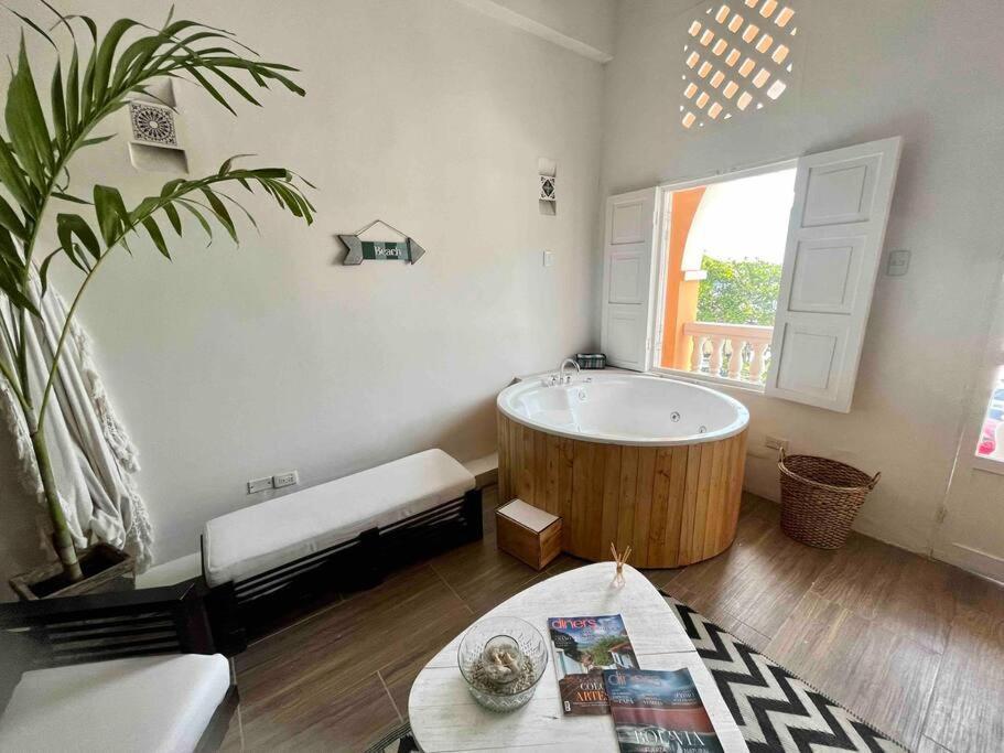 Apartamento Hermoso Loft Con Jacuzzi En La Ciudad Amurallada
