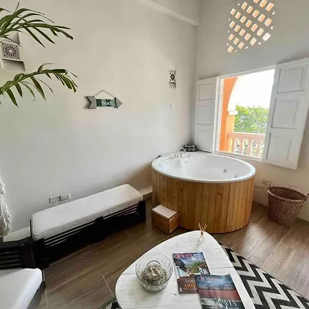 Apartment Hermoso Loft Con Jacuzzi En La Ciudad Amurallada